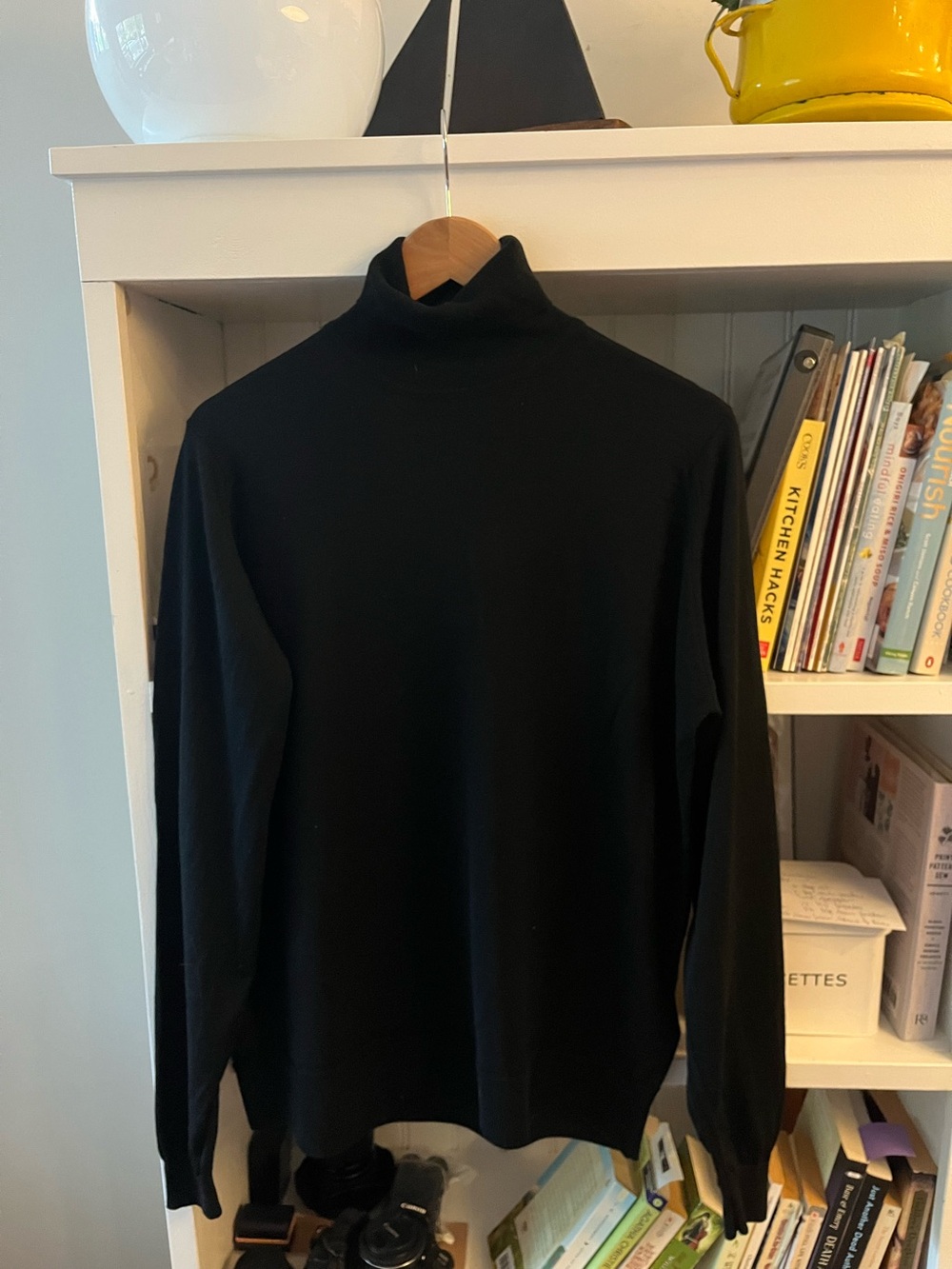 John Smedley black wool turtleneck size XL made in England